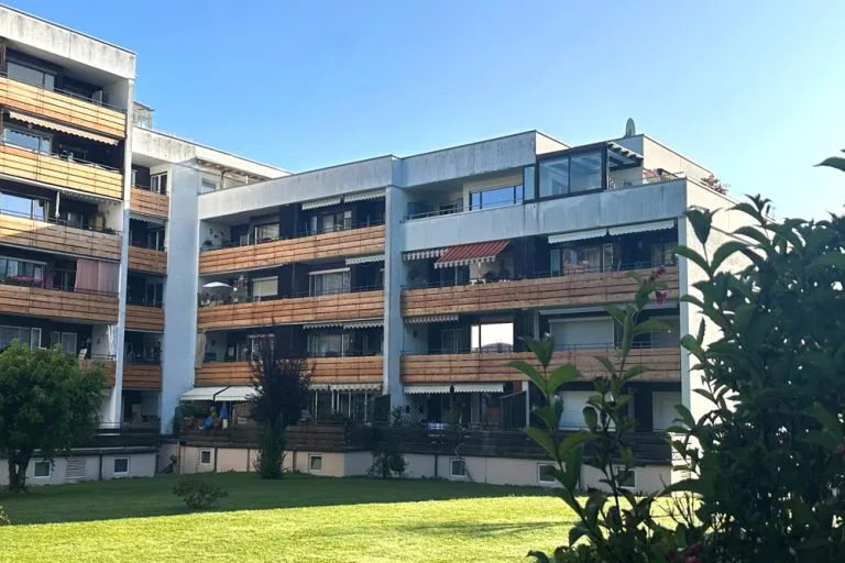 Immobilienangebot - Miesbach - Alle - Am Stadtwald: Großzügige 3-Zi.-Terrassenwohnung in Miesbach!