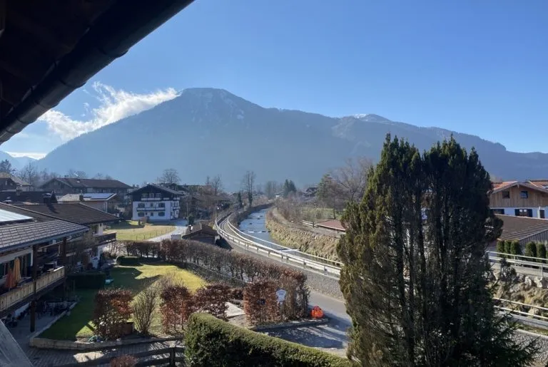 Immobilienangebot - Tegernsee - Alle - Moderne Eigentumswohnung mit Galerie und tollem Blick in die Berge!