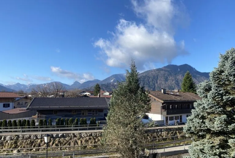 Immobilienangebot - Tegernsee - Alle - Moderne Eigentumswohnung mit Galerie und tollem Blick in die Berge!