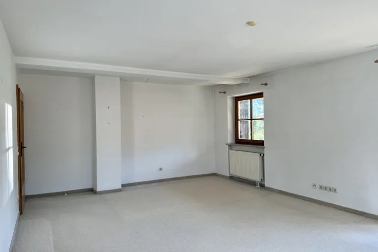 Immobilienangebot - Schliersee-Neuhaus - Alle - Im Zentrum von Neuhaus: Schön, geschnittene 3-Zimmer- Wohnung mit Balkon und Bergblick