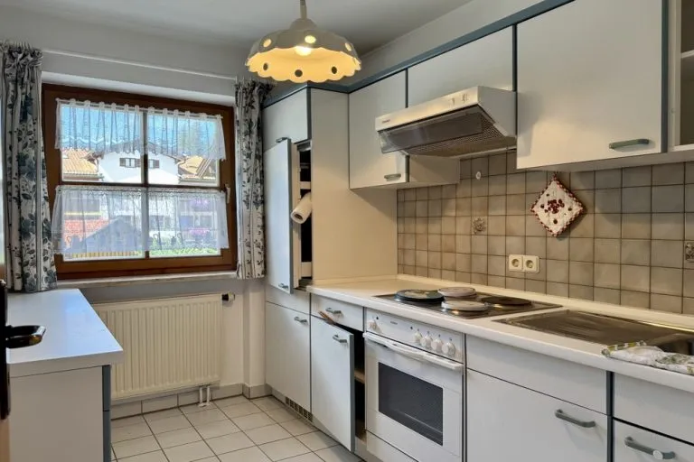 Immobilienangebot - Schliersee-Neuhaus - Alle - Im Zentrum von Neuhaus: Schön, geschnittene 3-Zimmer- Wohnung mit Balkon und Bergblick